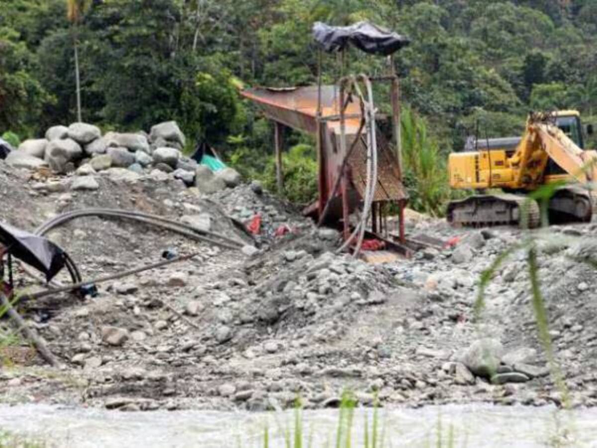 Gobernación de Antioquia exige acciones contundentes contra la minería ilegal en el Bajo Cauca