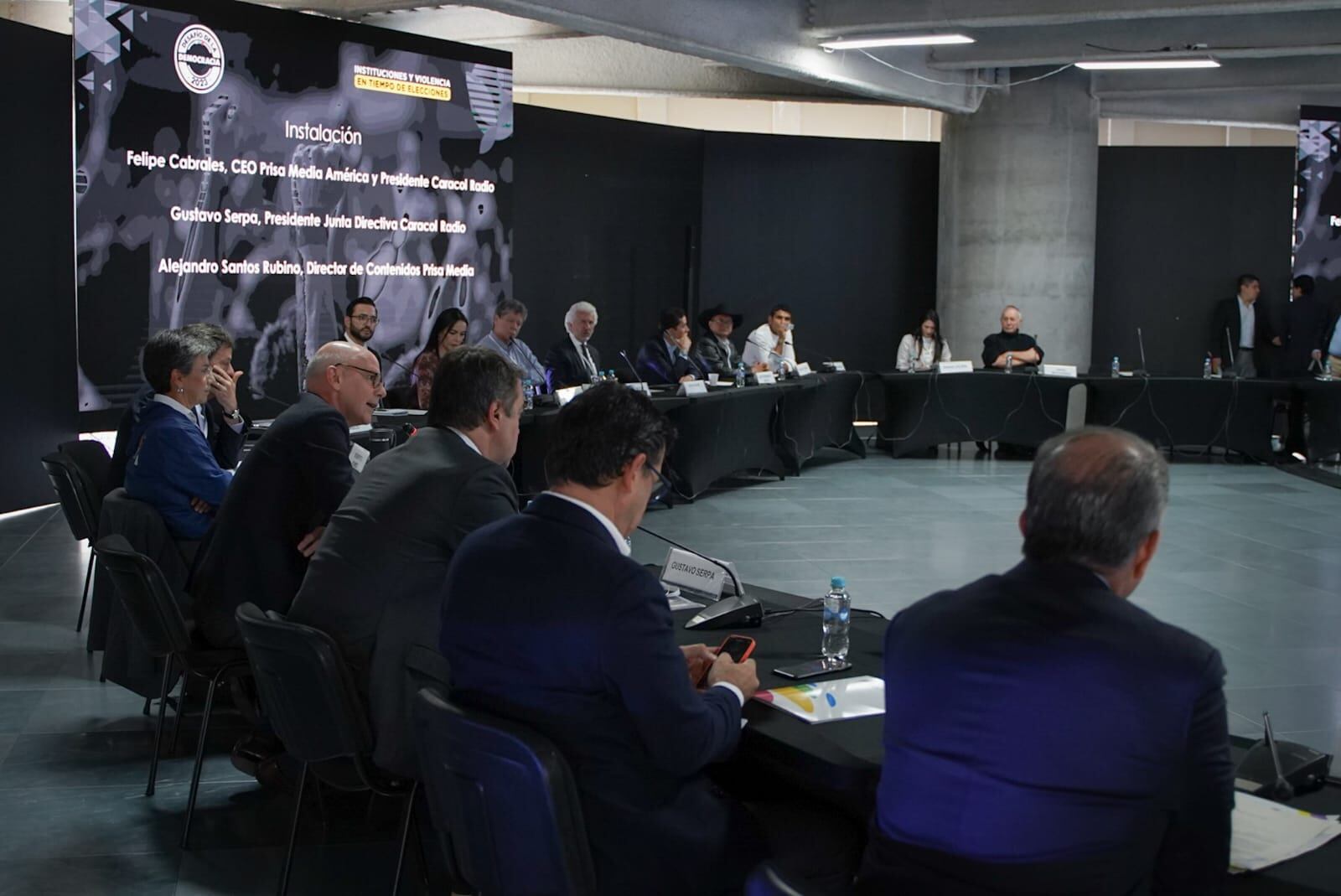 En esta versión del Desafío de la Democracia se espera la participación de por lo menos 30 representantes de todos los sectores de la sociedad colombiana. | Foto: Caracol Radio