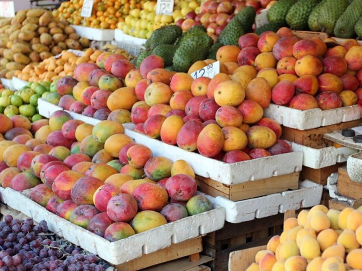 Gobierno no descarta congelar precios de alimentos para este diciembre