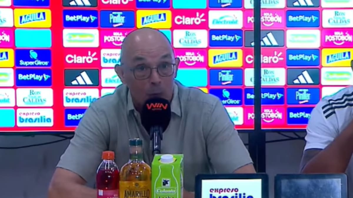 Alfredo Arias defiende a Jermein Peña: “No es un delincuente, cometió un error en una cancha”