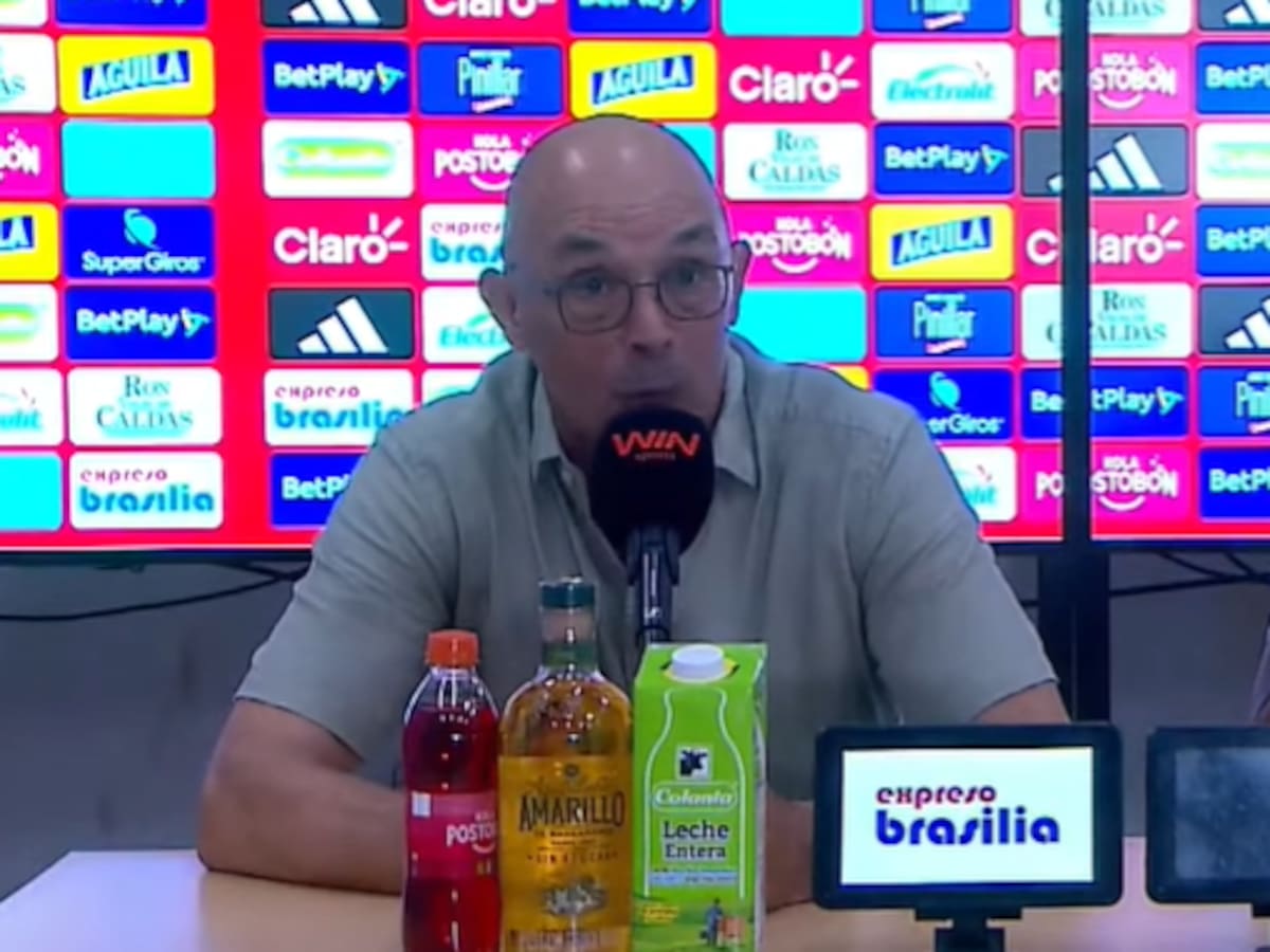 Alfredo Arias defiende a Jermein Peña: “No es un delincuente, cometió un error en una cancha”