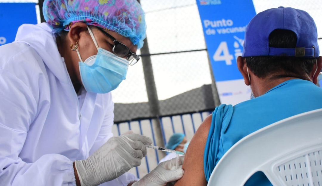 Vacunación contra el COVID-19