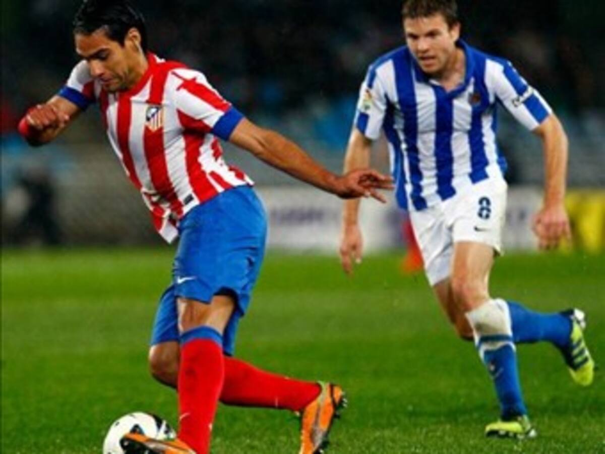 Falcao, en defensa y en ataque ante Real Sociedad