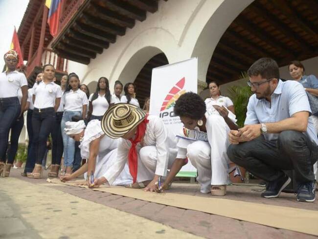 Alcaldía de Cartagena y reinas de Independencia con la campaña “Soy Mujer”