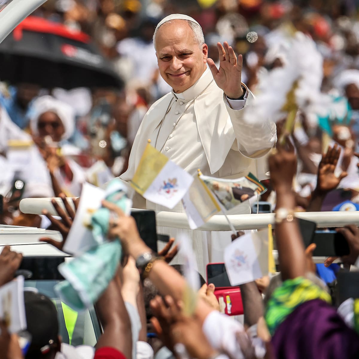 El papa celebra una misa gigante ante 120.000 fieles en Camerún