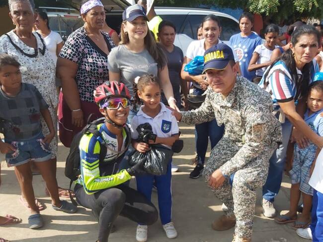 Armada de Colombia entregó Kit escolares en los Montes de María