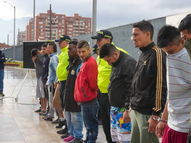 Traficantes se hacían pasar por lavadores de carros para vender drogas en empaques de dulce en Bogotá