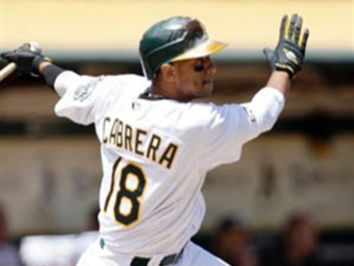 Orlando Cabrera conecta sexto jonrón de temporada en Grandes Ligas