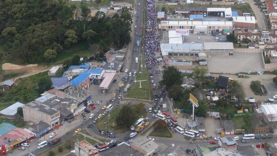 Disturbios en la vía Panamericana dejan más de 60 heridos en Cauca. Foto: Colprensa