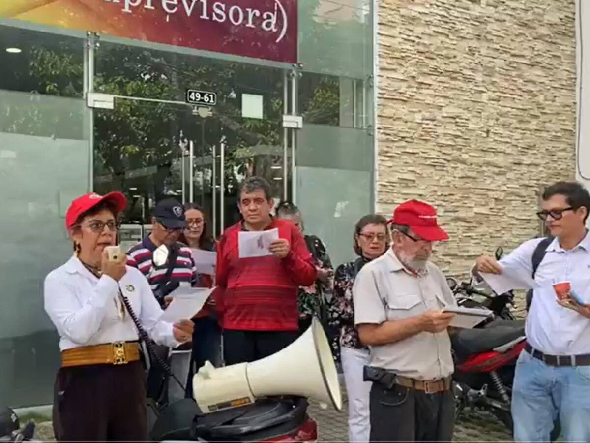 Más de 650 docentes en Caldas no son atendidos en una IPS por la deuda de Fiduprevisora