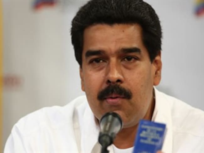 Maduro de acuerdo con Angelino Garzón en investigar supuesta compra de aviones