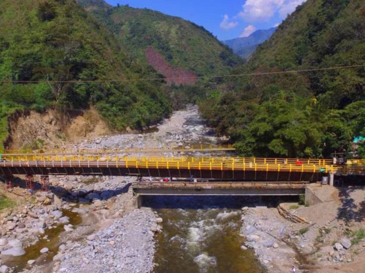 El 15 de abril inauguran puente sobre el río Cambrín en el sur del Tolima