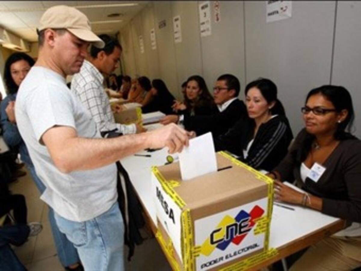 Más de 8.000 venezolanos votaron en Miami en las primarias de la oposición