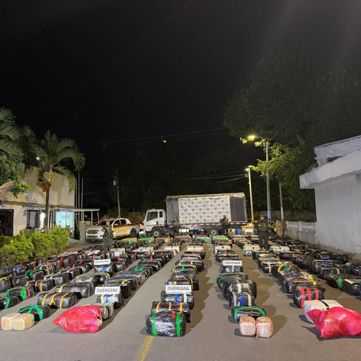 Incautaron más de cinco toneladas de marihuana tras persecución policial en Valle del Cauca