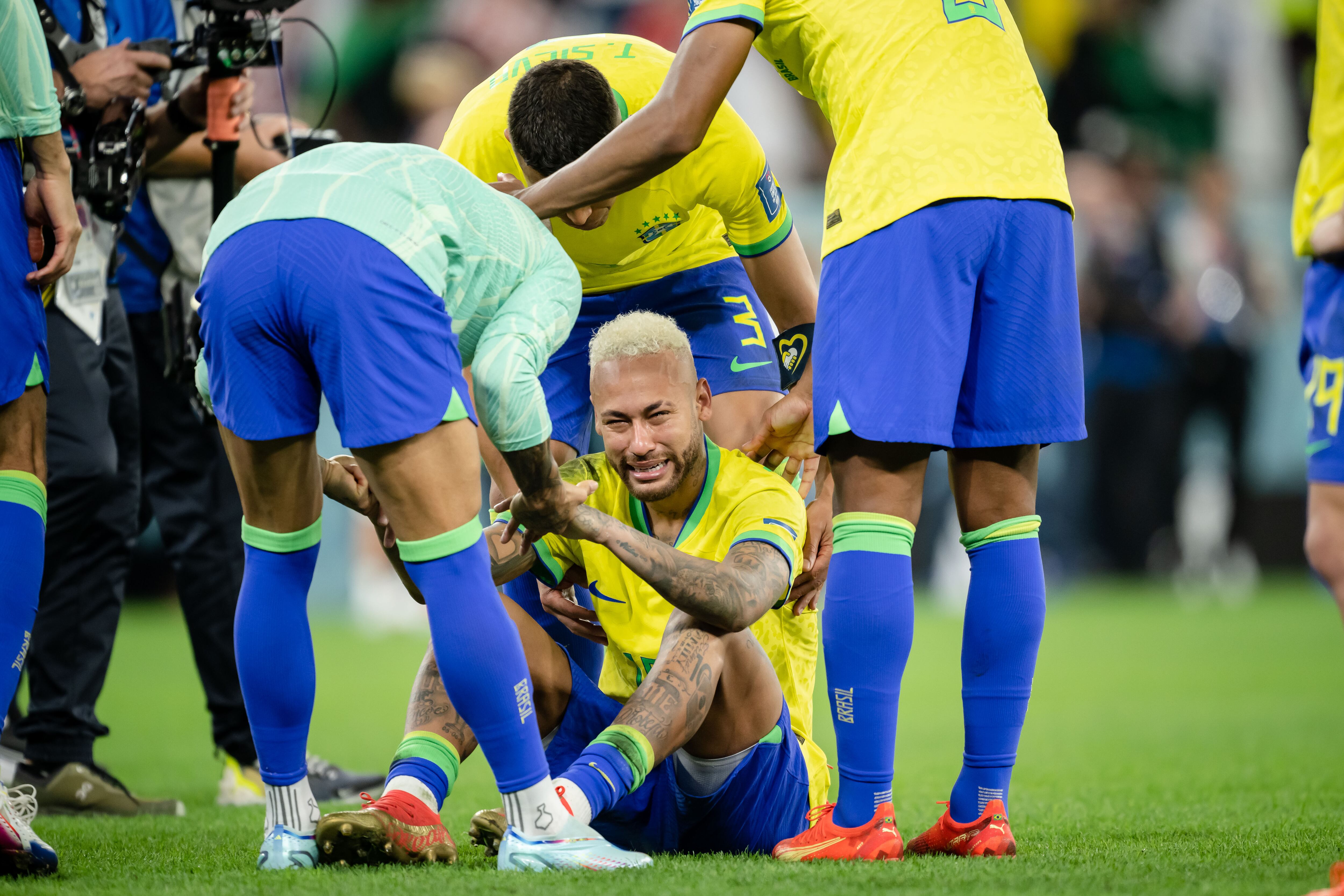 AL RAYYAN, QATAR - DECEMBER 09: Neymar of Brazil cries after the FIFA World Cup Qatar 2022 quarter final match between Croatia and Brazil at Education City Stadium on December 09, 2022 in Al Rayyan, Qatar. (Photo by Marvin Ibo Guengoer - GES Sportfoto/Getty Images)
