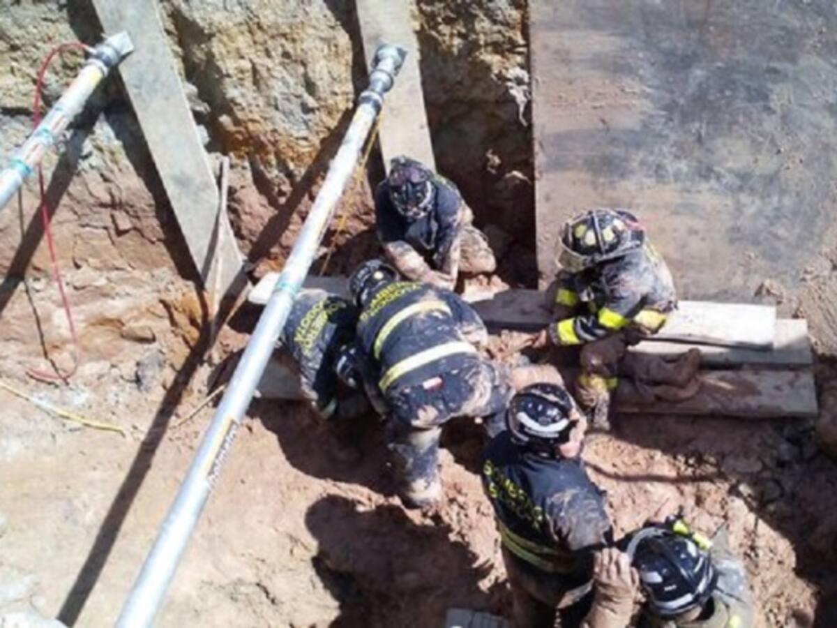 Alud sepulta dos personas que realizaban obras en el barrio Muzú
