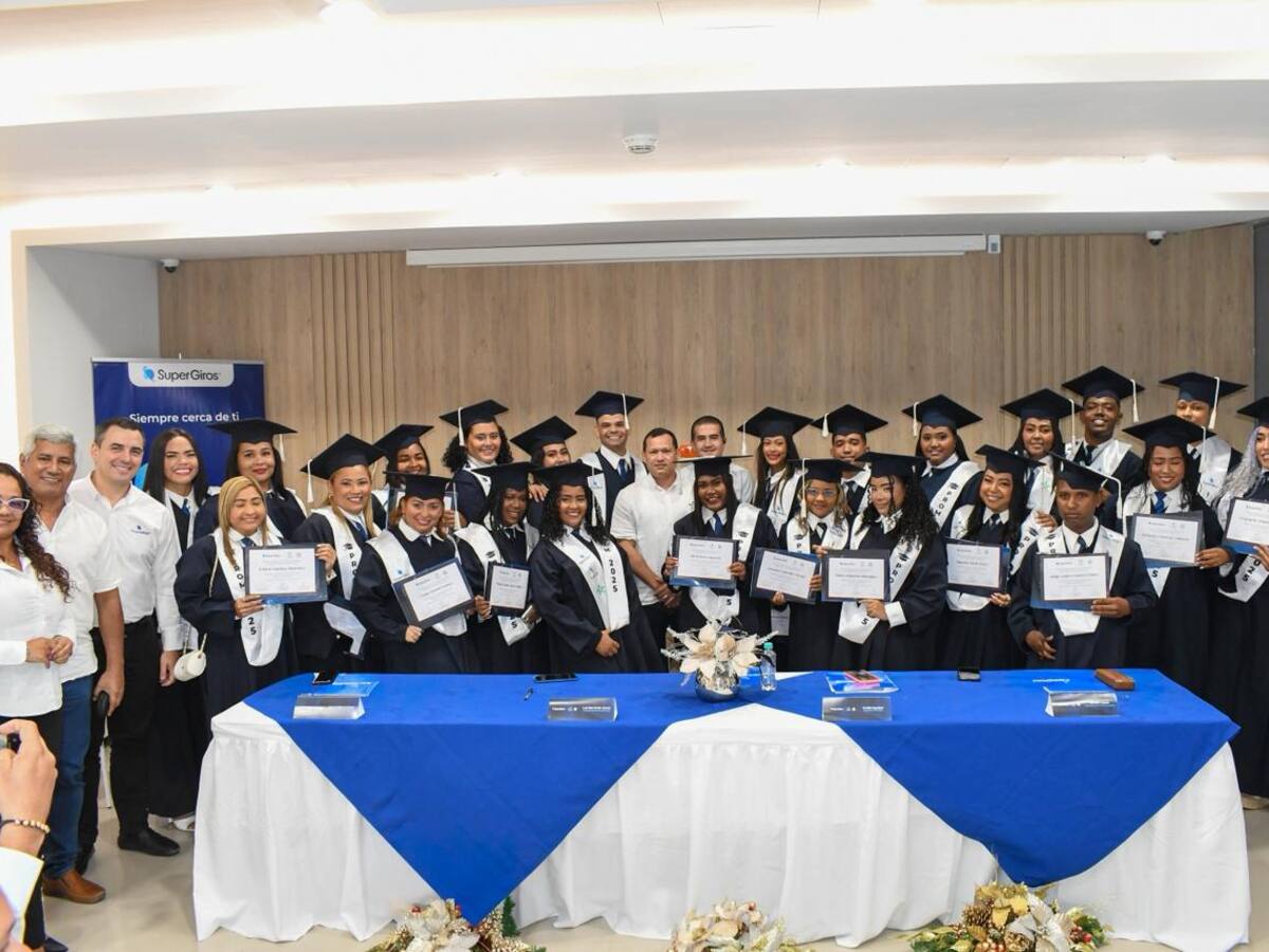 Fuerza de Ventas de SuperGiros se gradúa del SENA