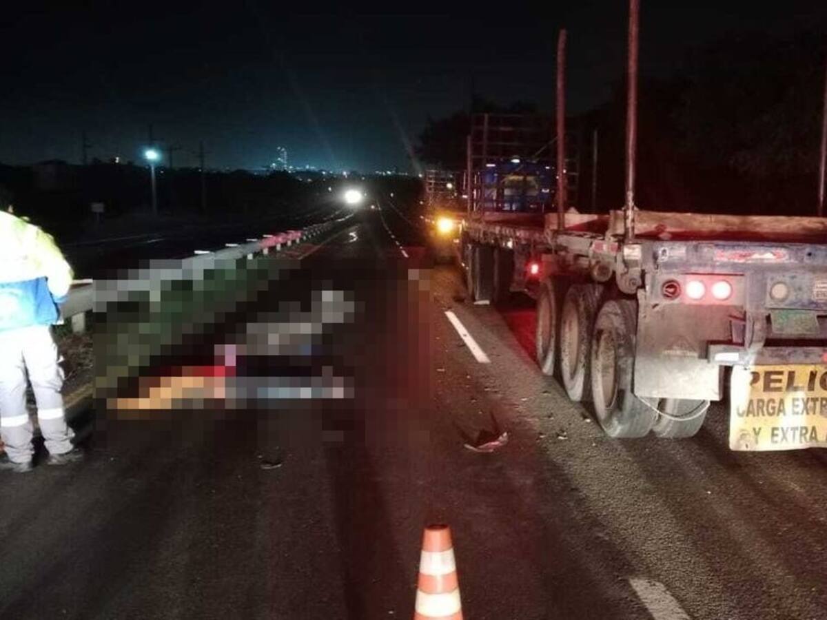 Motoclista murió tras chocar contra la parte trasera de un tractocamión en la variante