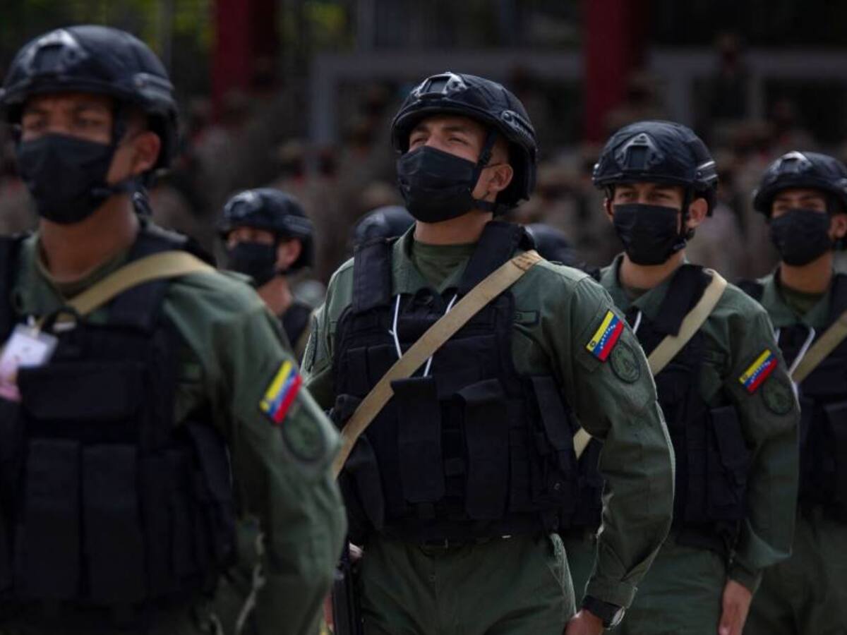 Venezuela despliega numerosas tropas en Apure, frontera con Colombia