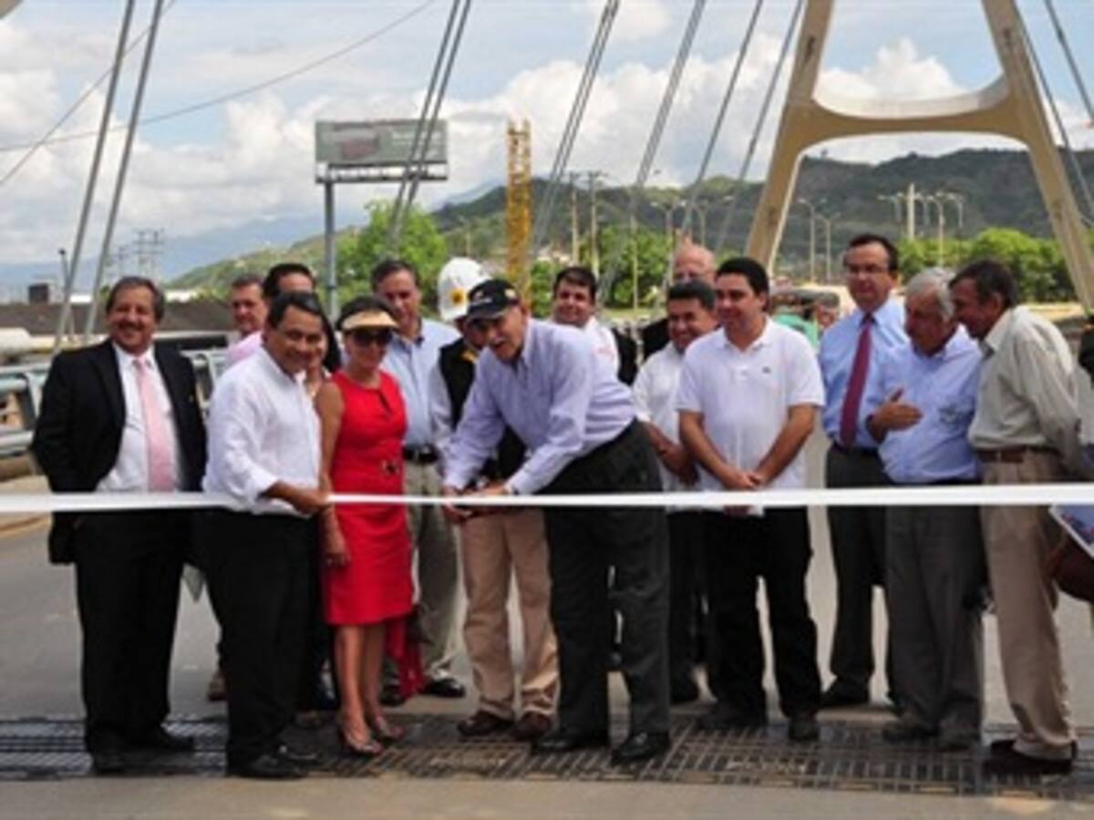 Finalizan construcción de puente por el cual esperaron en Bucaramanga por años