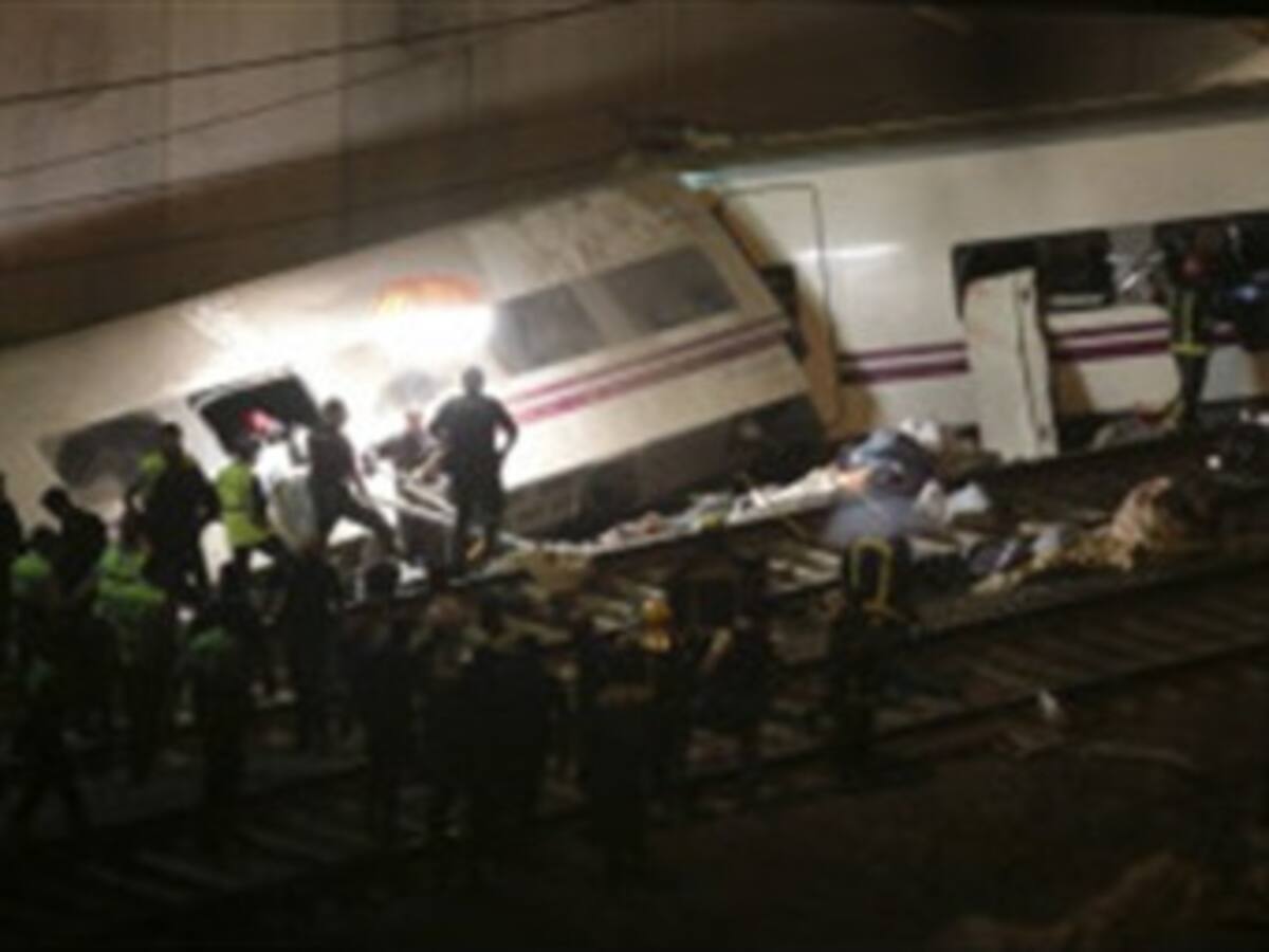 "Me dejé llevar por el olor a quemado y llegué al accidente": testimonio tren de Santiago