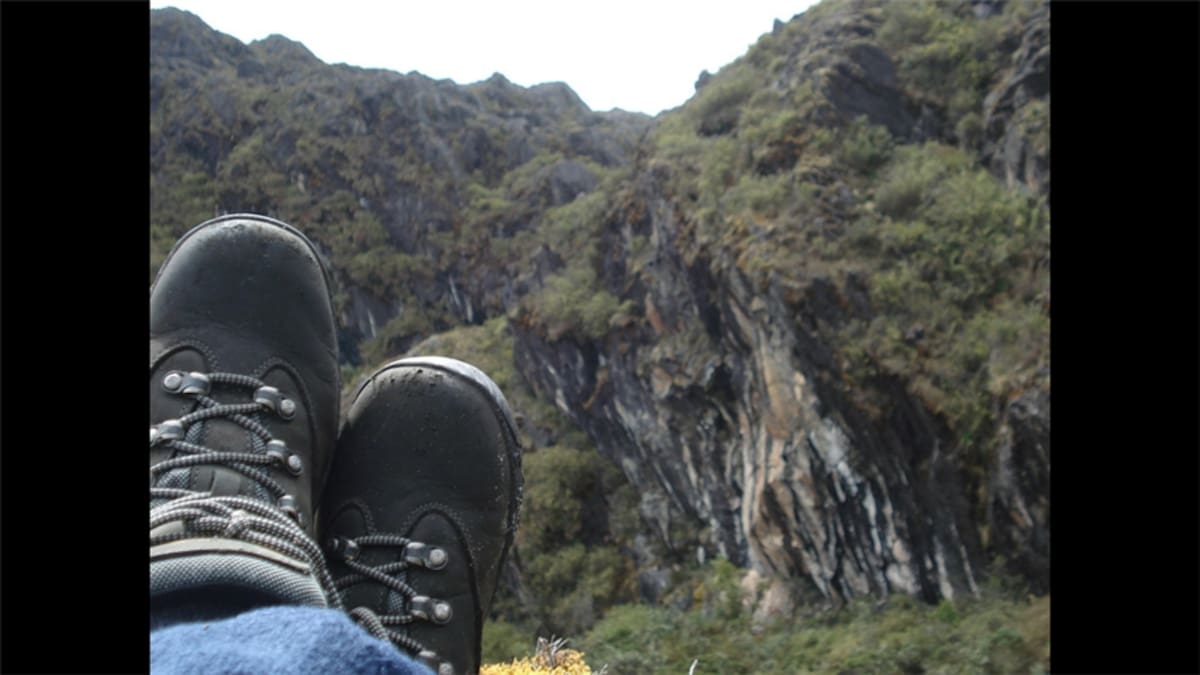 En esta imagen de Lesly, vemos el dibujo de unos “zapatos manchados”.