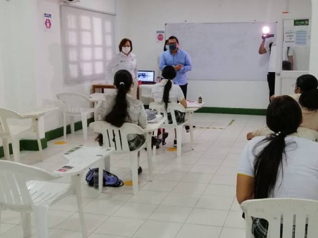 La Secretaria de Educación visitó varios colegios