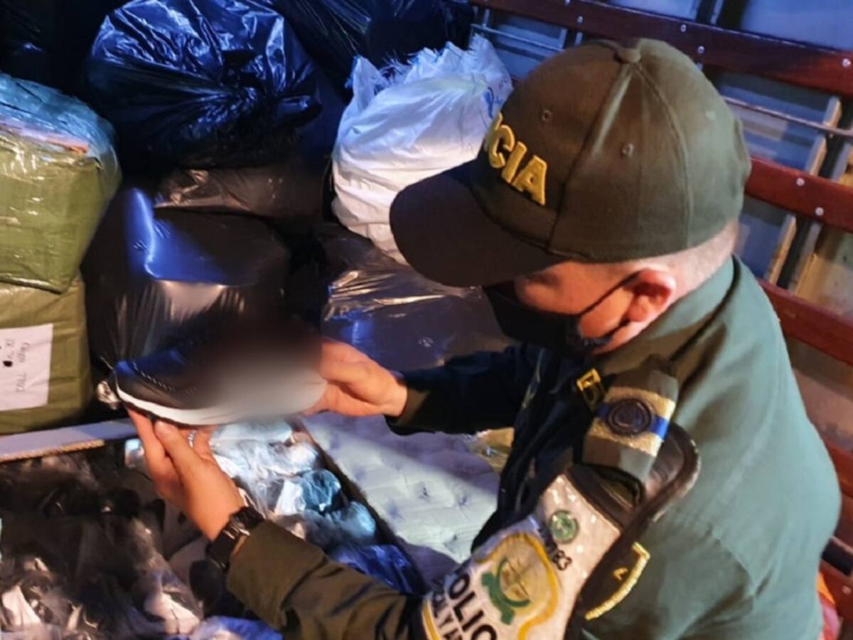 Cayó en Cali cargamento de calzado chino para navidad