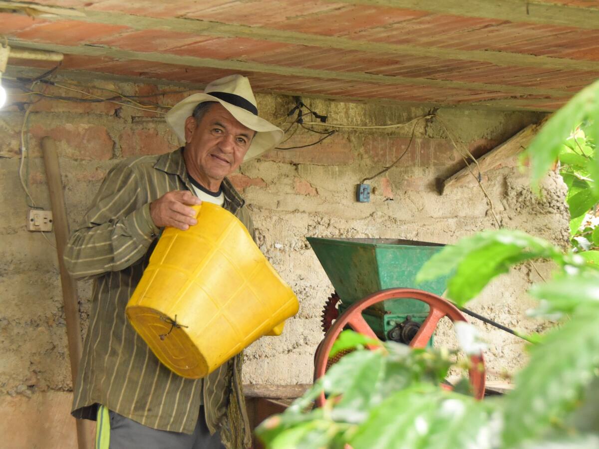 Lanzan nueva línea de crédito para productores agropecuarios de Medellín