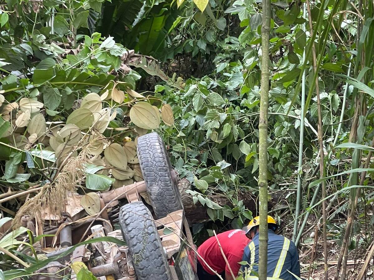 18 heridos dejan volcamiento de un jeep en zona rural de Riosucio, Caldas