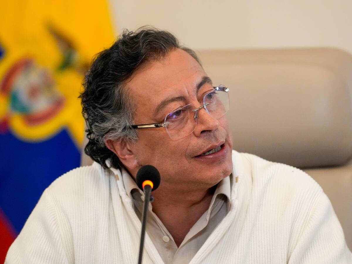 Petro exige investigación a fondo, incluso a escoltas de Miguel Uribe, para hallar autor de atentado