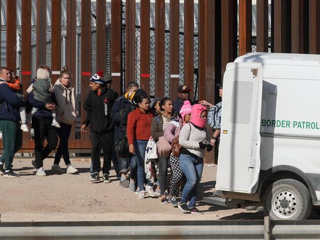 Corte Suprema de EE.UU. mantine Título 42 hasta febrero de 2023