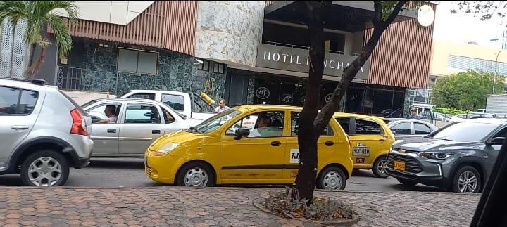 Primer día de las medidas generó caos vehicular
