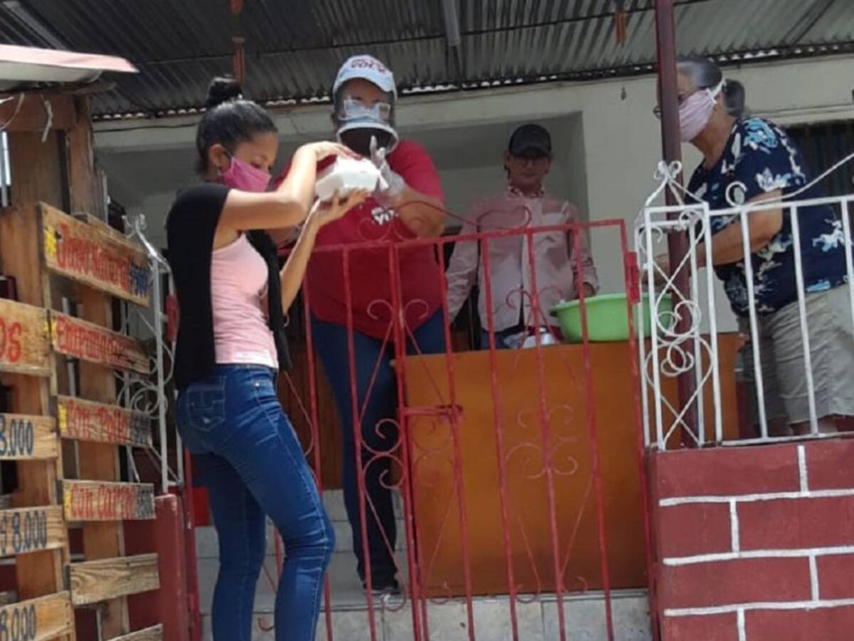 En restaurante de Cartagena donan comida a afectados por el aislamiento
