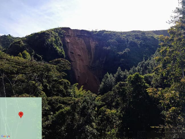 Derrumbe en la vereda Barreto, en el área rural de Pensilvania, Caldas. Foto: Cuerpo de bomberos del corregimiento de Bolivia.