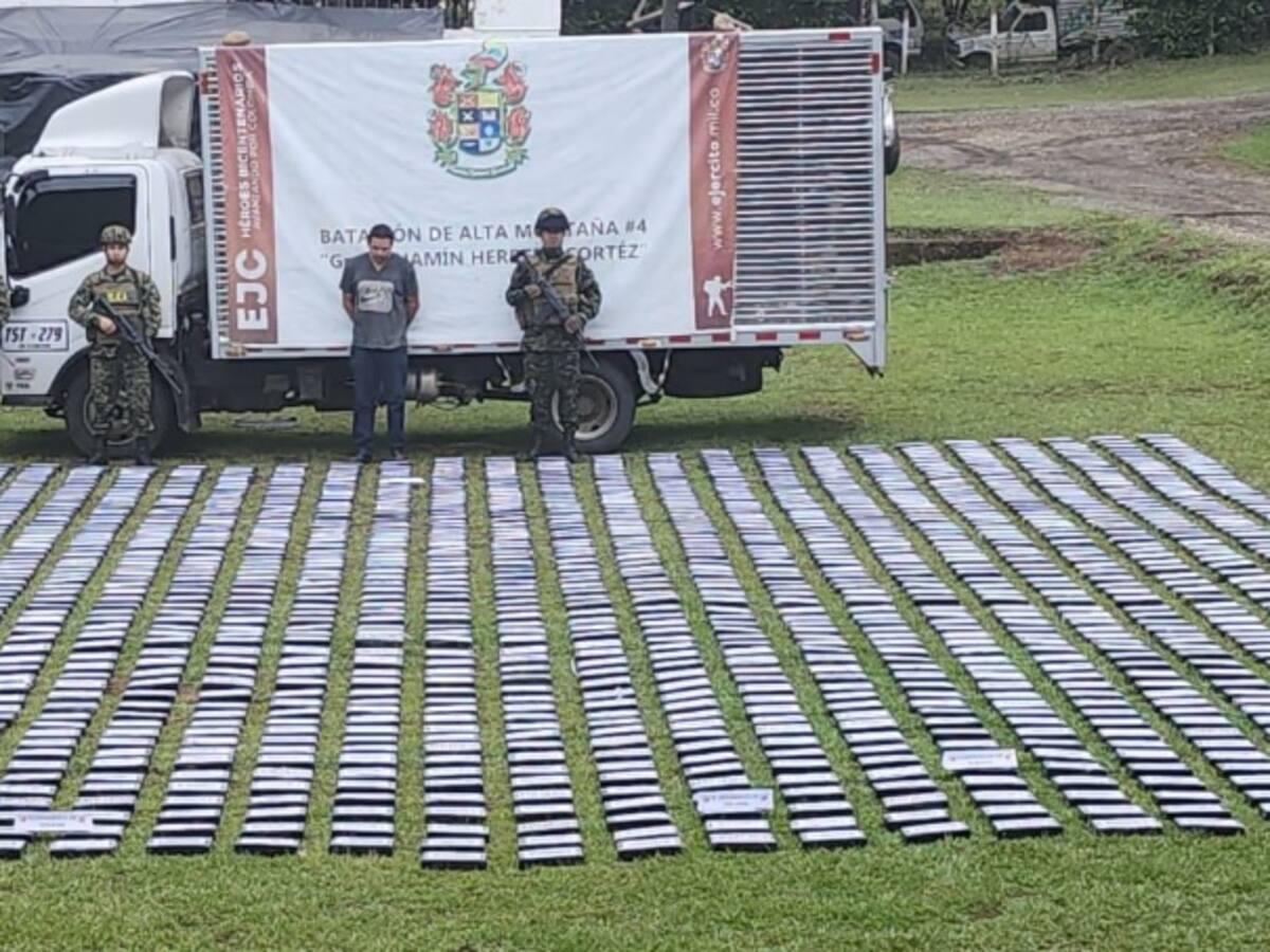 Incautan tonelada y media de clorhidrato de cocaína en el sur del Cauca