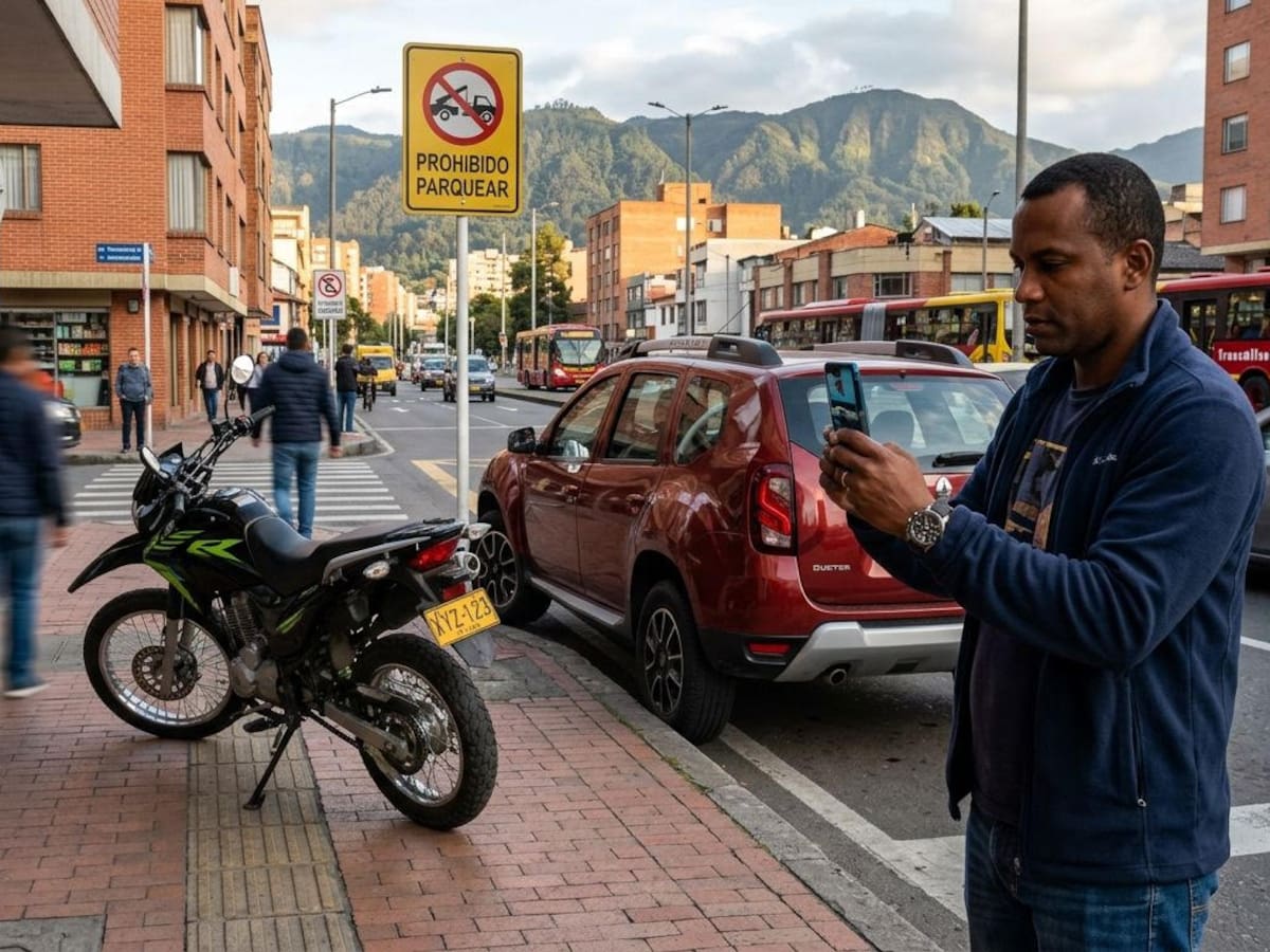 Aprueban proyecto para denunciar con el celular a motos en andenes y mal parqueados en Bogotá