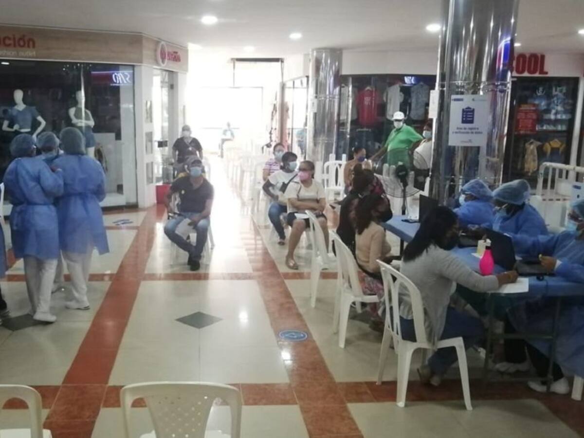 Fenalco reiteró voluntad de centros comerciales para vacunación COVID-19