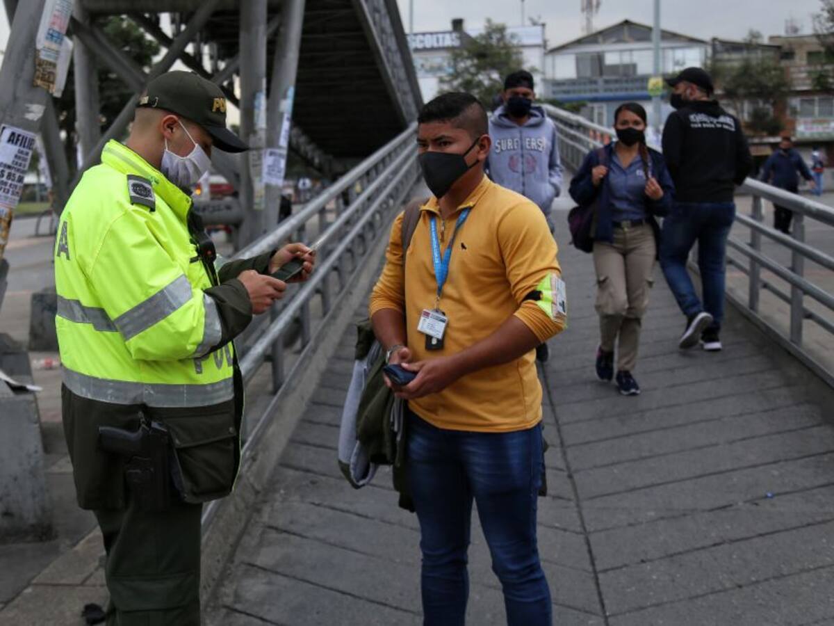 Indisciplina sin freno: 24.453 comparendos en Colombia por violar medidas