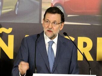 El presidente del Gobierno, Mariano Rajoy, durante su intervención en el acto celebrado en la factoría de General Motors España. Foto: EFE.