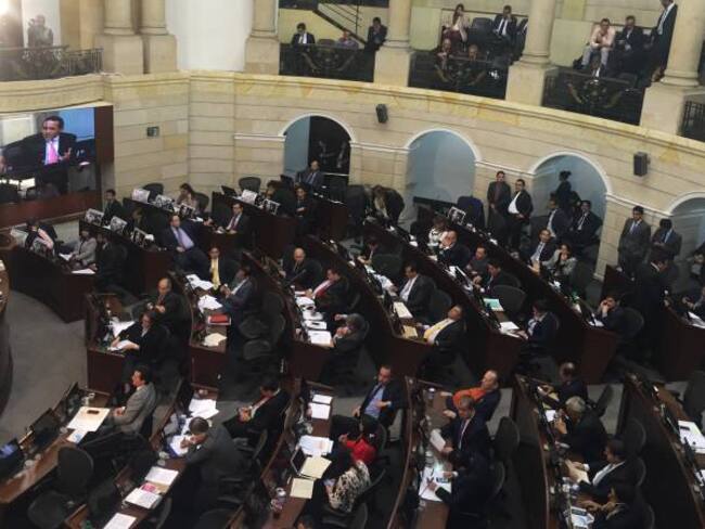 La plenaria de Senado aprueba el plebiscito por la paz