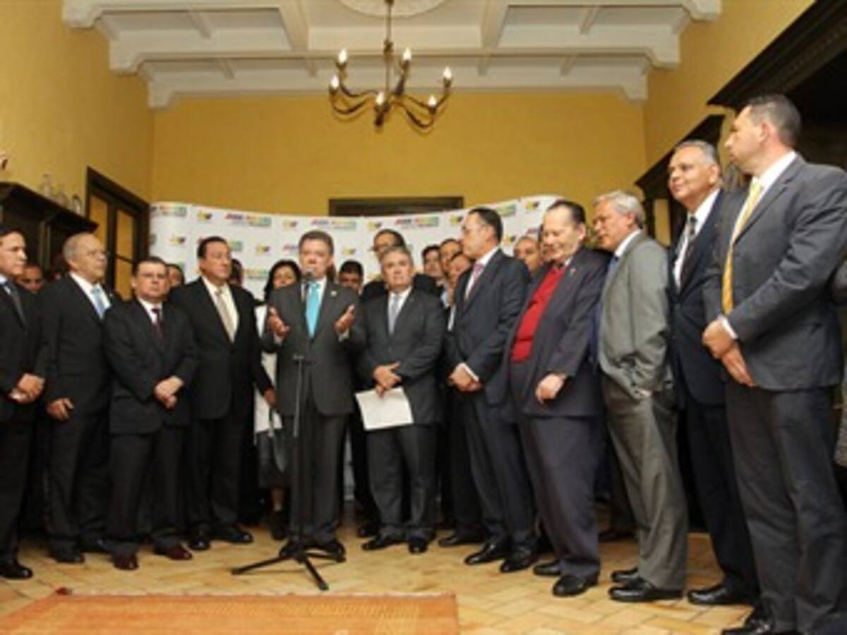 Grupo de conservadores anuncia apoyo a la reelección de Juan Manuel Santos