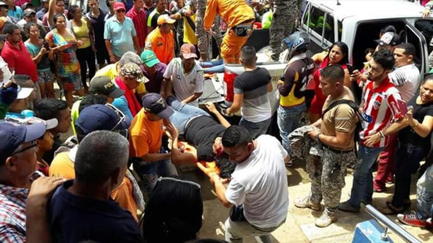 Más de 19 estudiantes heridos, en su mayoría mujeres, es hasta ahora el saldo del accidente de un bus de la Universidad de Cartagena . Foto: Cortesía/ Imer Alvis Díaz .