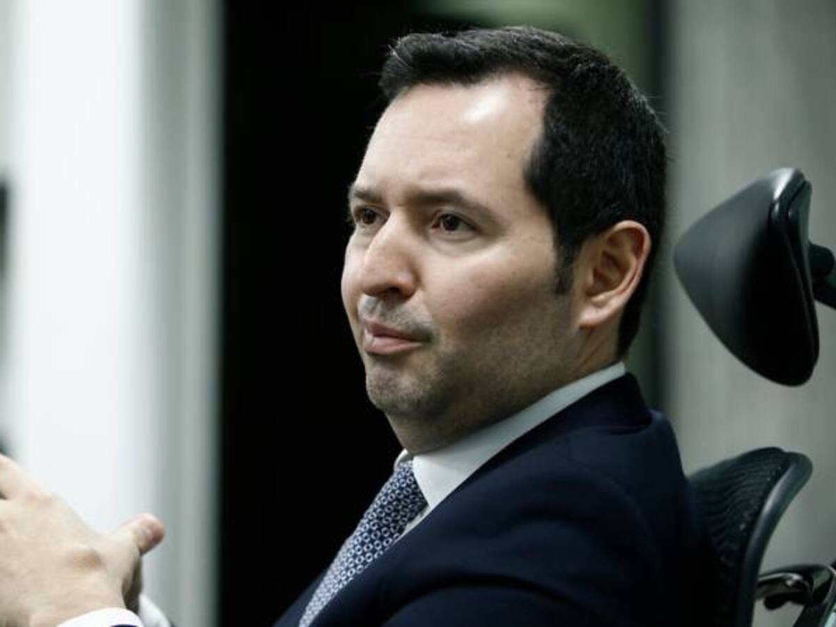 Denuncian que Perdomo habría presentado documentación falsa para su aspiración a la Procuraduría