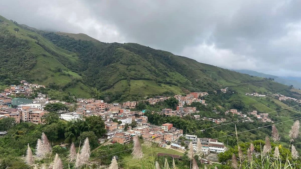 177 personas han sido desplazadas por combates entre el Clan del Golfo y disidencias en Briceño