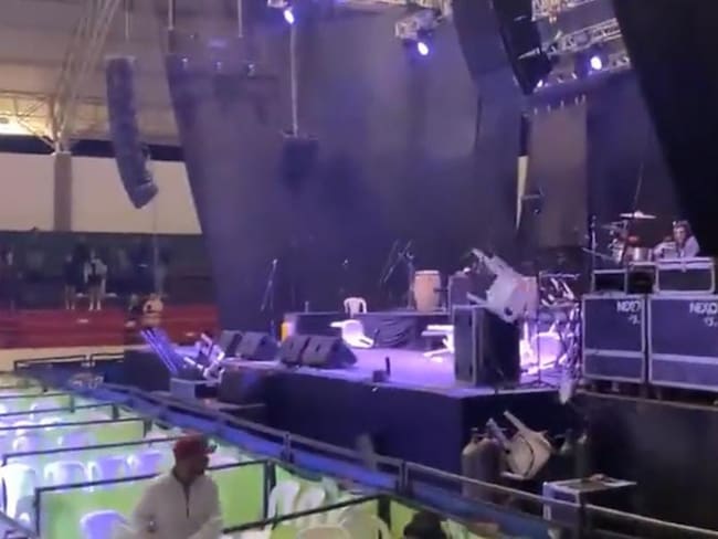 Con el público lanzando sillas al escenario terminó en el concierto &#039;Ranchenato’ en Duitama / Cortesía.