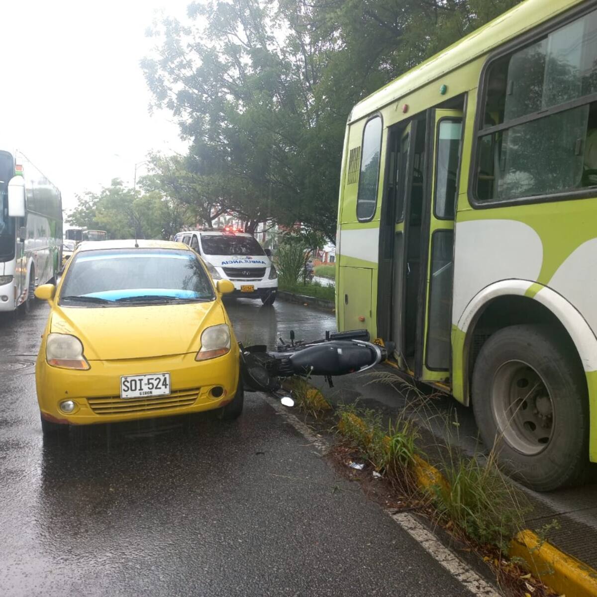 Identifican a motociclistas muertos en la autopista a Floridablanca