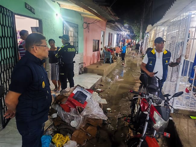 La Alcaldía atendiendo a los damnificados. Foto: tomada de la cuenta de X de la Alcaldía municipal.
