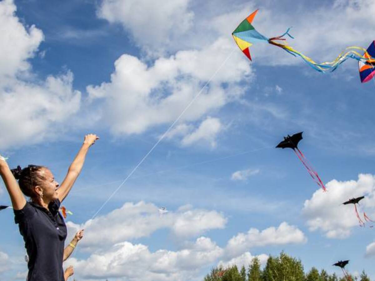 "Llevo 19 años fabricando diferentes tipos de cometas": Leonel Suárez