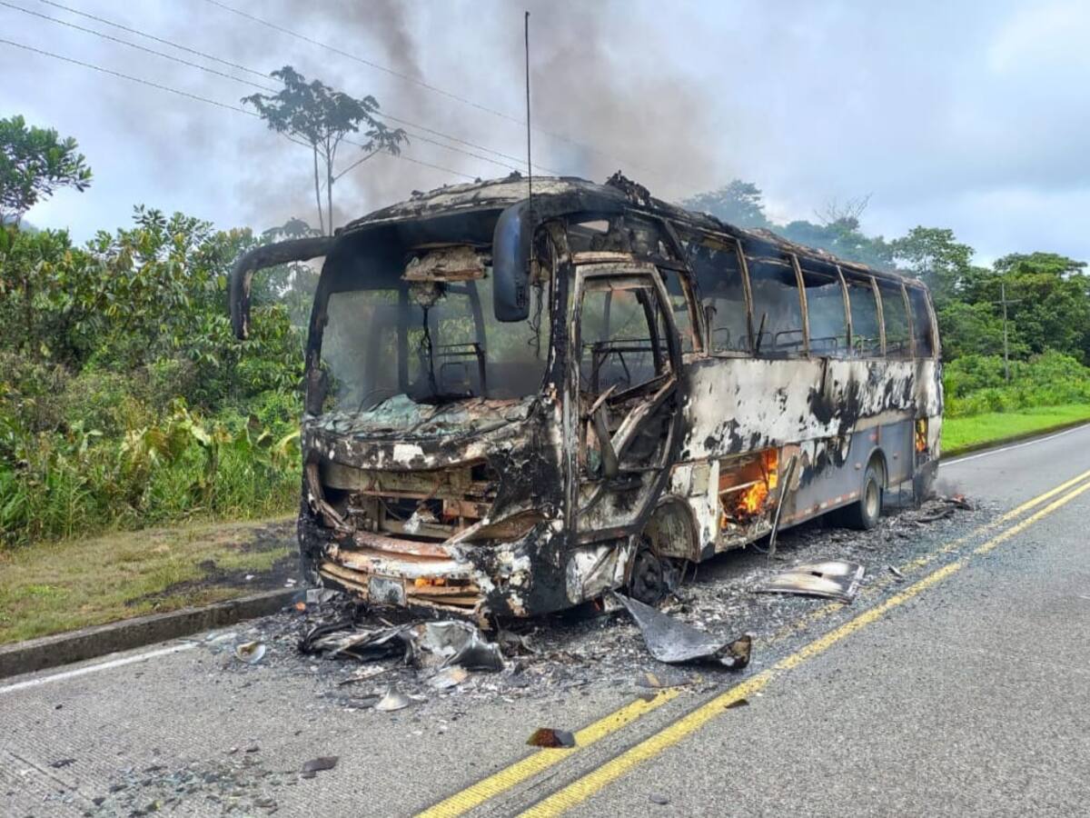 Risaralda exige seguridad al Gobierno Nacional ante la quema de buses en la vía al Chocó